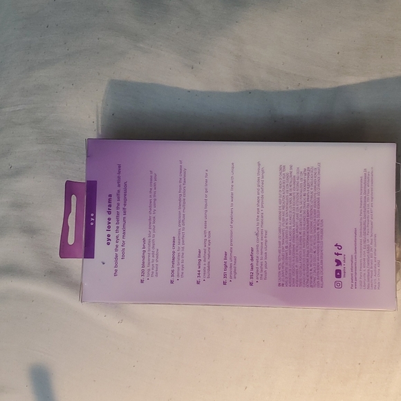 Real Techniques Eye Makeup Brushes - Picture 2 of 5